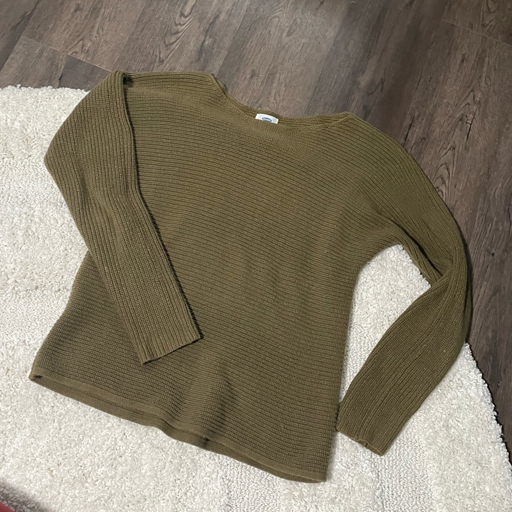 Old Navy cable knit sweater